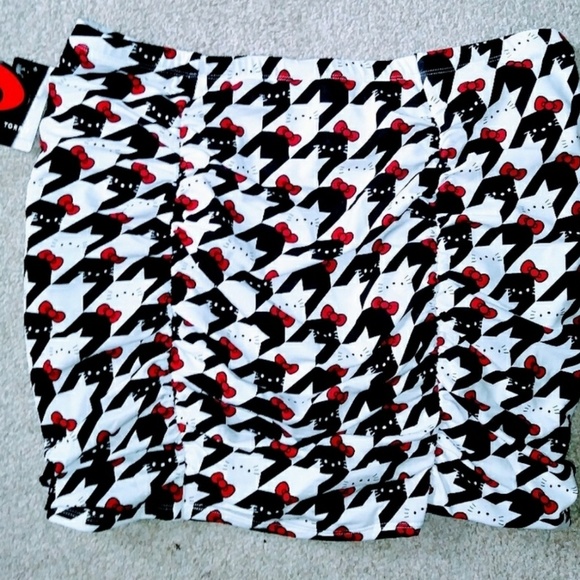 Torrid Hello Kitty swim skirt sz 1 NWT π§‘ππππ - Picture 4 of 8